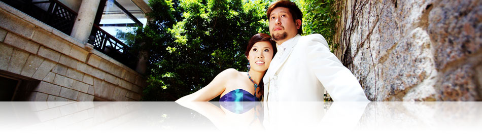 Franky and Annis taking outdoor photos in Stanley, Hong Kong